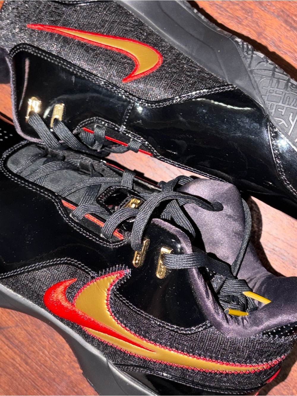 LeBron basketball shoes by Nike - Picture 2 of 13